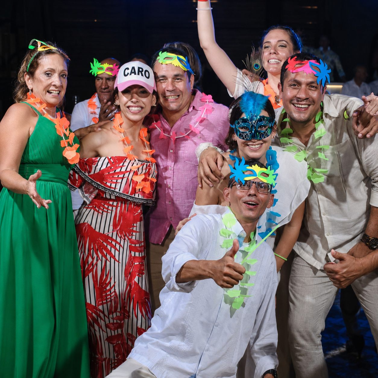 Celebración de boda con accesorios de fiesta, foto 2
