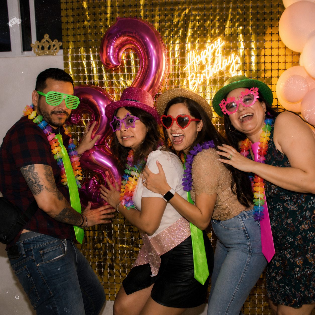 Celebración de boda con accesorios de fiesta, foto 5