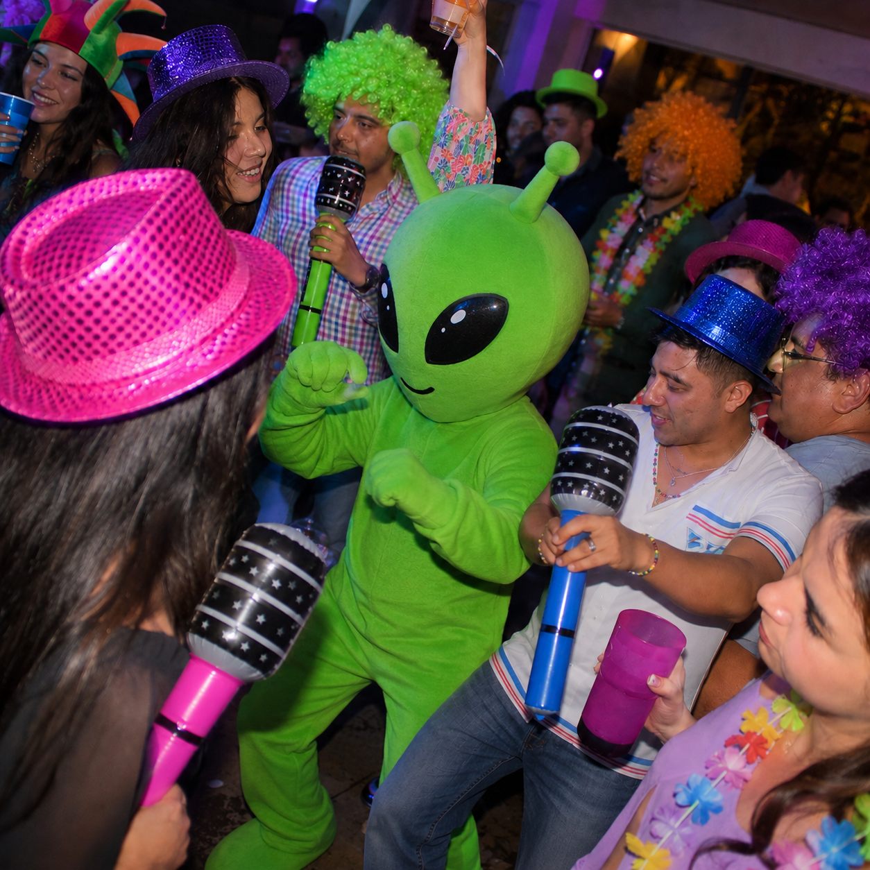Celebración de boda con accesorios de fiesta, foto 12